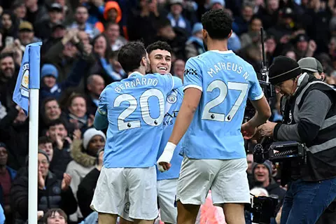 سجل في الدقيقة الأولى.. 4 أرقام جديدة لفودين مع مانشستر سيتي